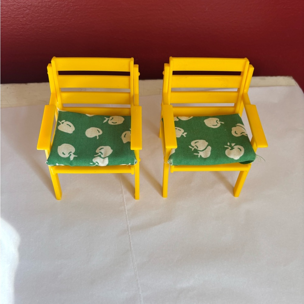 1970’s SINDY dollhouse furniture set of 2 chairs with coordinating cushions